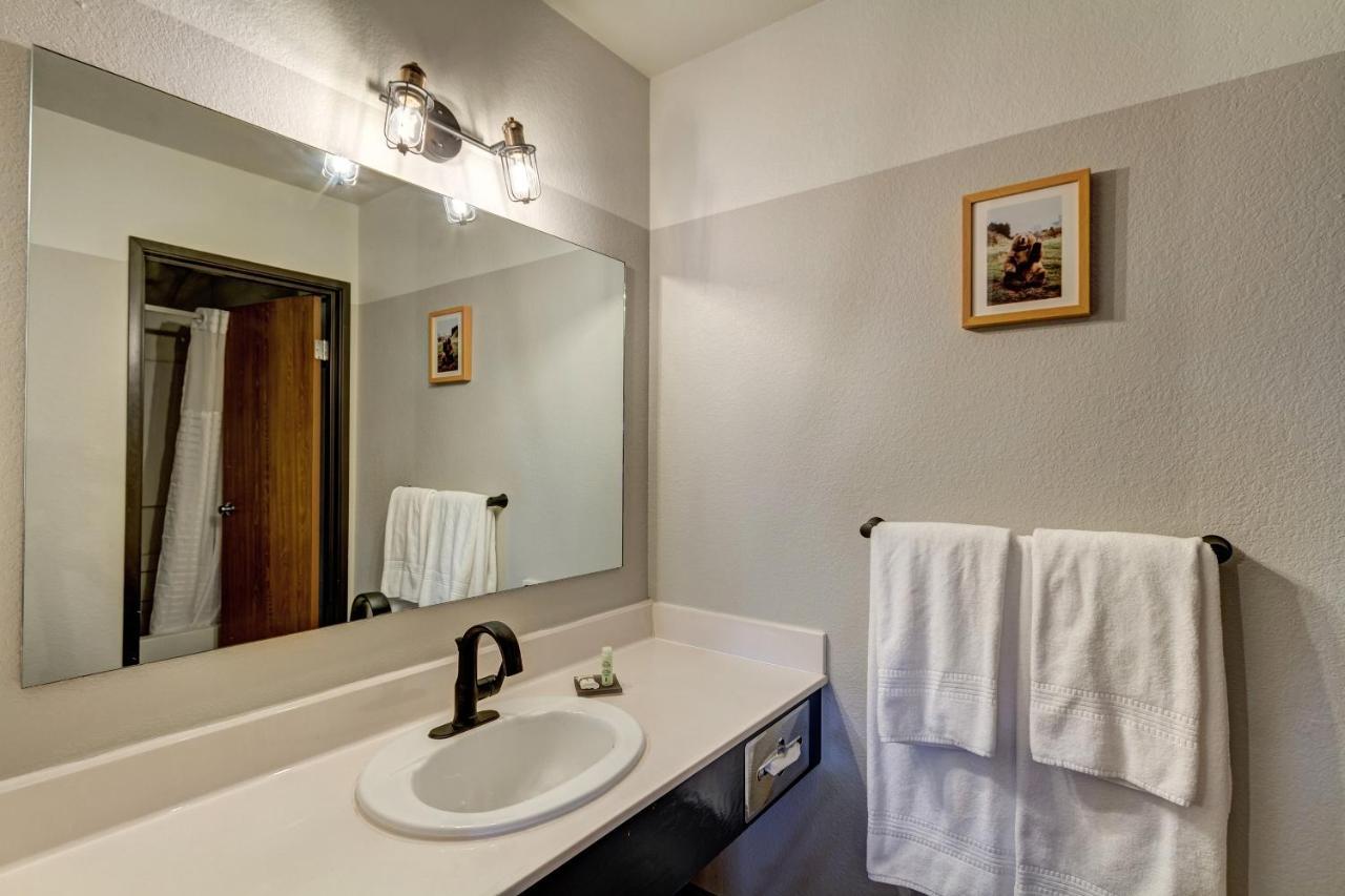 Loyal Duke Hotel